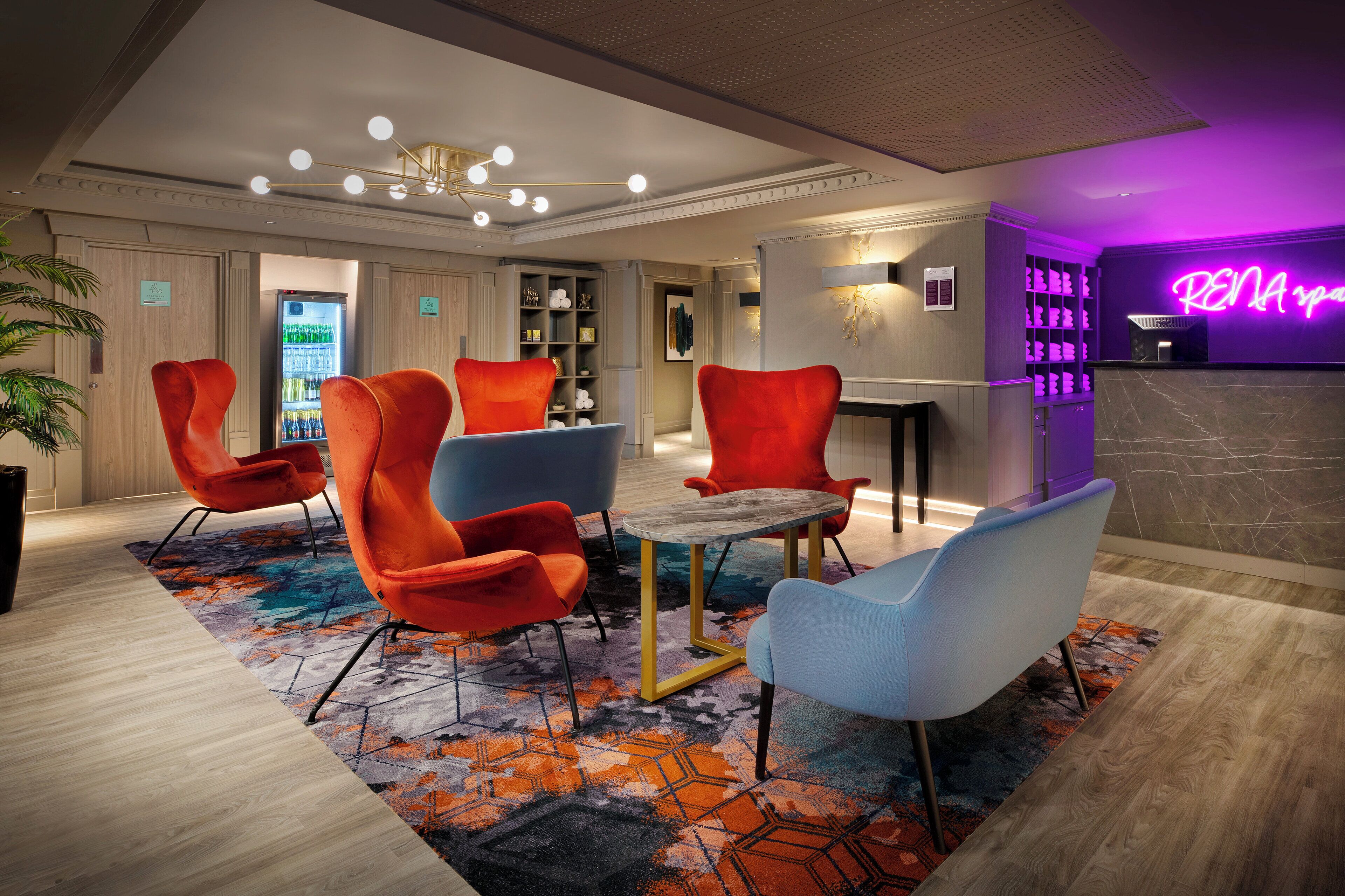 Een sauna, een bubbelbad, een stoombad, lichaamsbehandelingen