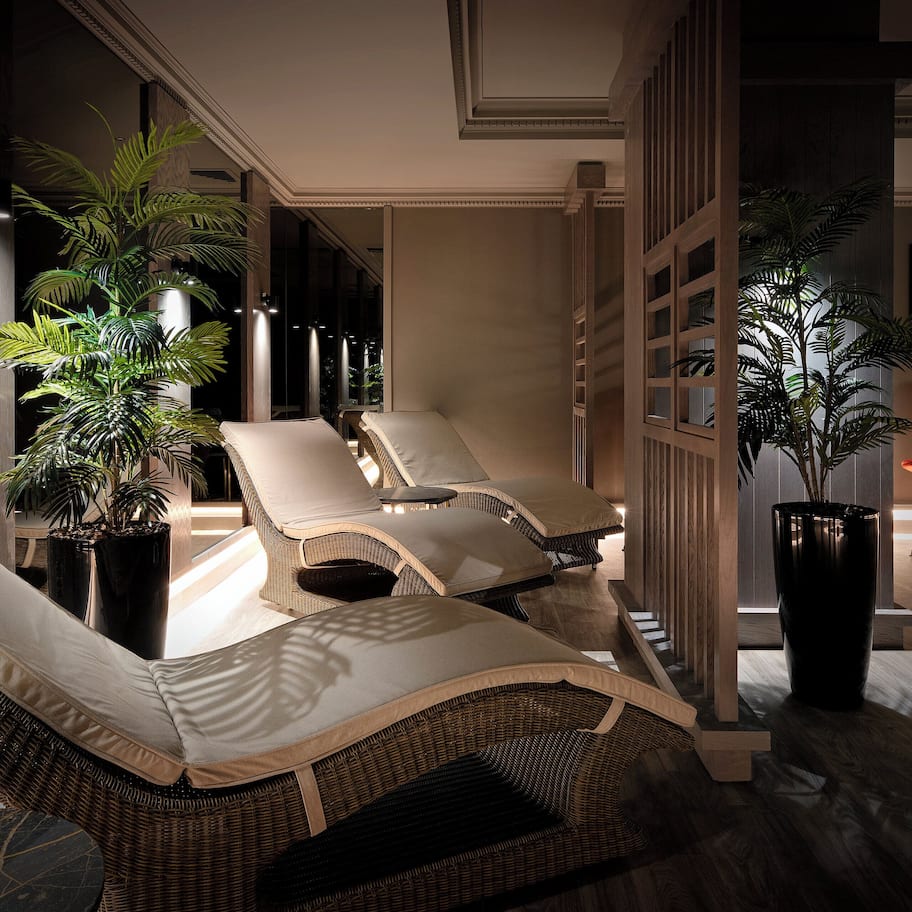 Sauna, hot tub, steam room, body treatments, aromatherapy