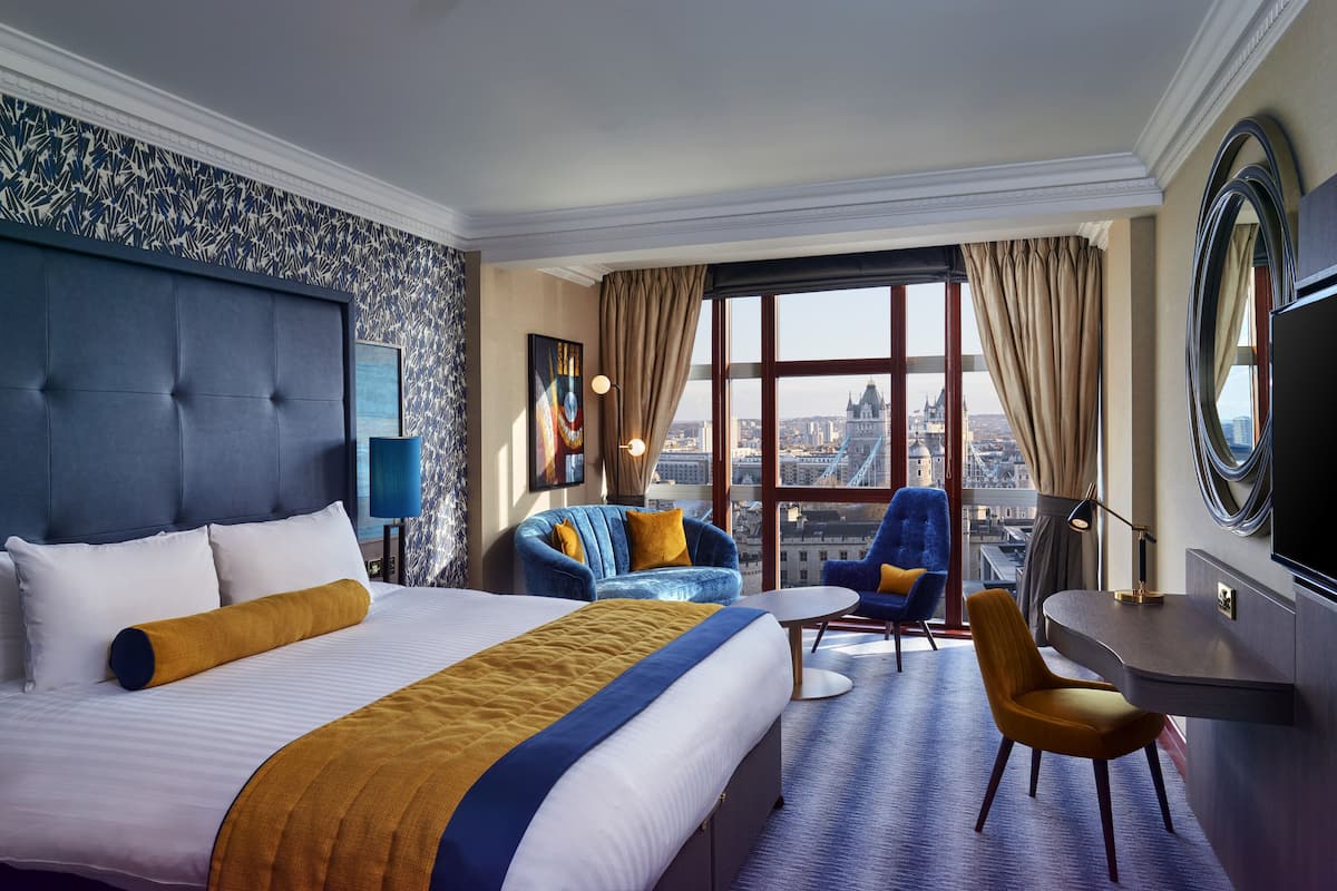 Executive Double Room, 1 King Bed, City View | 1 bedroom, premium bedding, in-room safe, desk