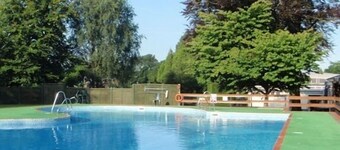 Redwood Hotel and Country Club