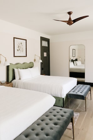 Deluxe-Doppelzimmer, 2 Queen-Betten | Hochwertige Bettwaren, individuell eingerichtet, Bügeleisen/Bügelbrett