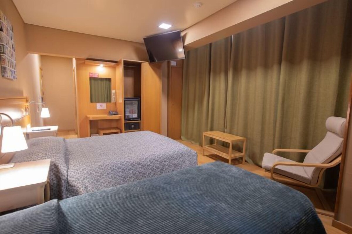 Minibar, in-room safe, blackout drapes, iron/ironing board (on request)