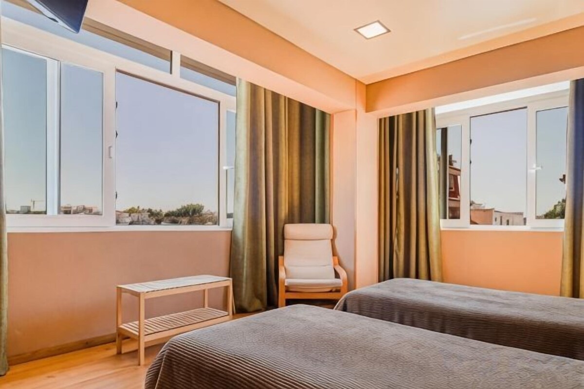 Minibar, in-room safe, blackout curtains