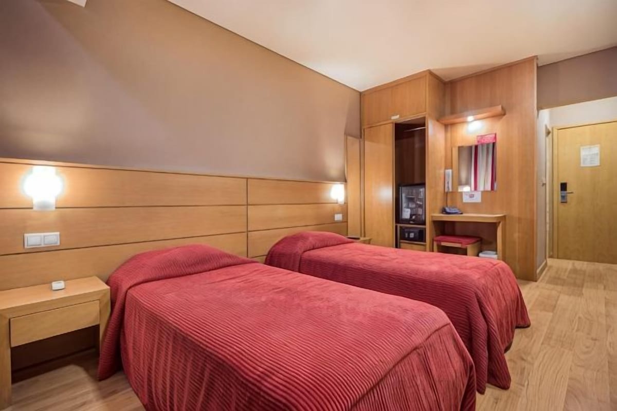 Minibar, in-room safe, blackout drapes, iron/ironing board (on request)