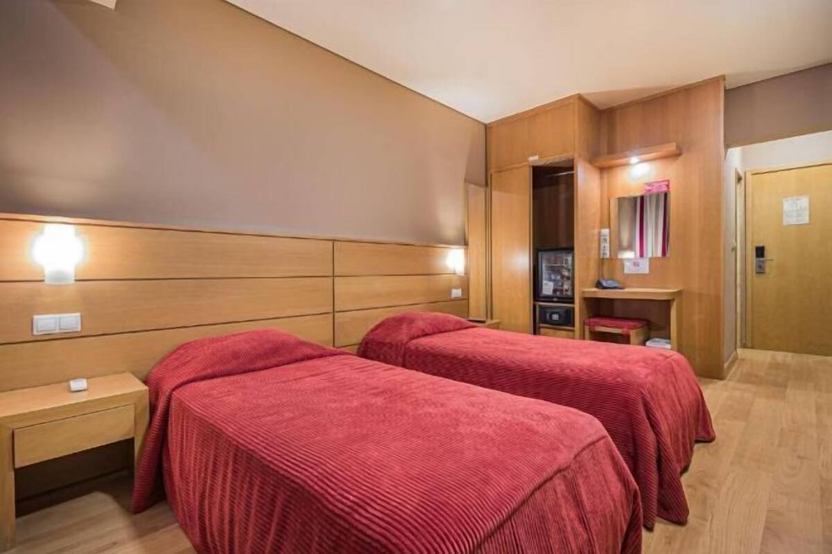 Minibar, in-room safe, blackout drapes, iron/ironing board (on request)