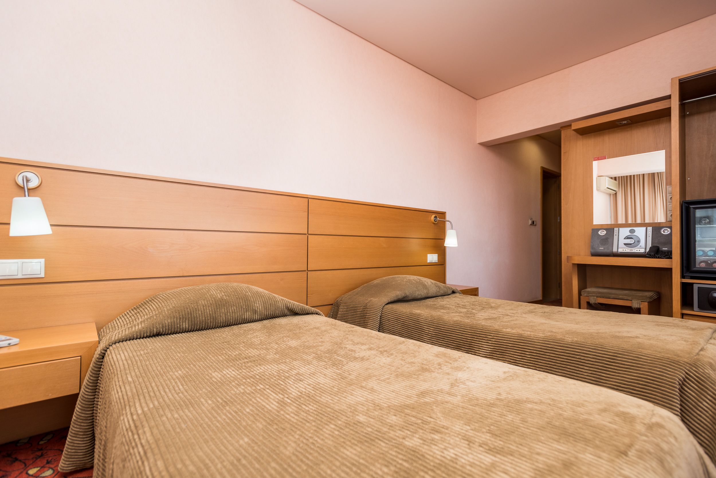 minibar, in-room safe, blackout curtains, iron/ironing board