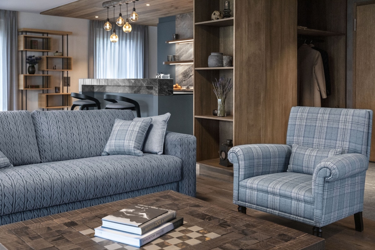 Two-Bedroom Mountain Loft | Living area | LCD TV