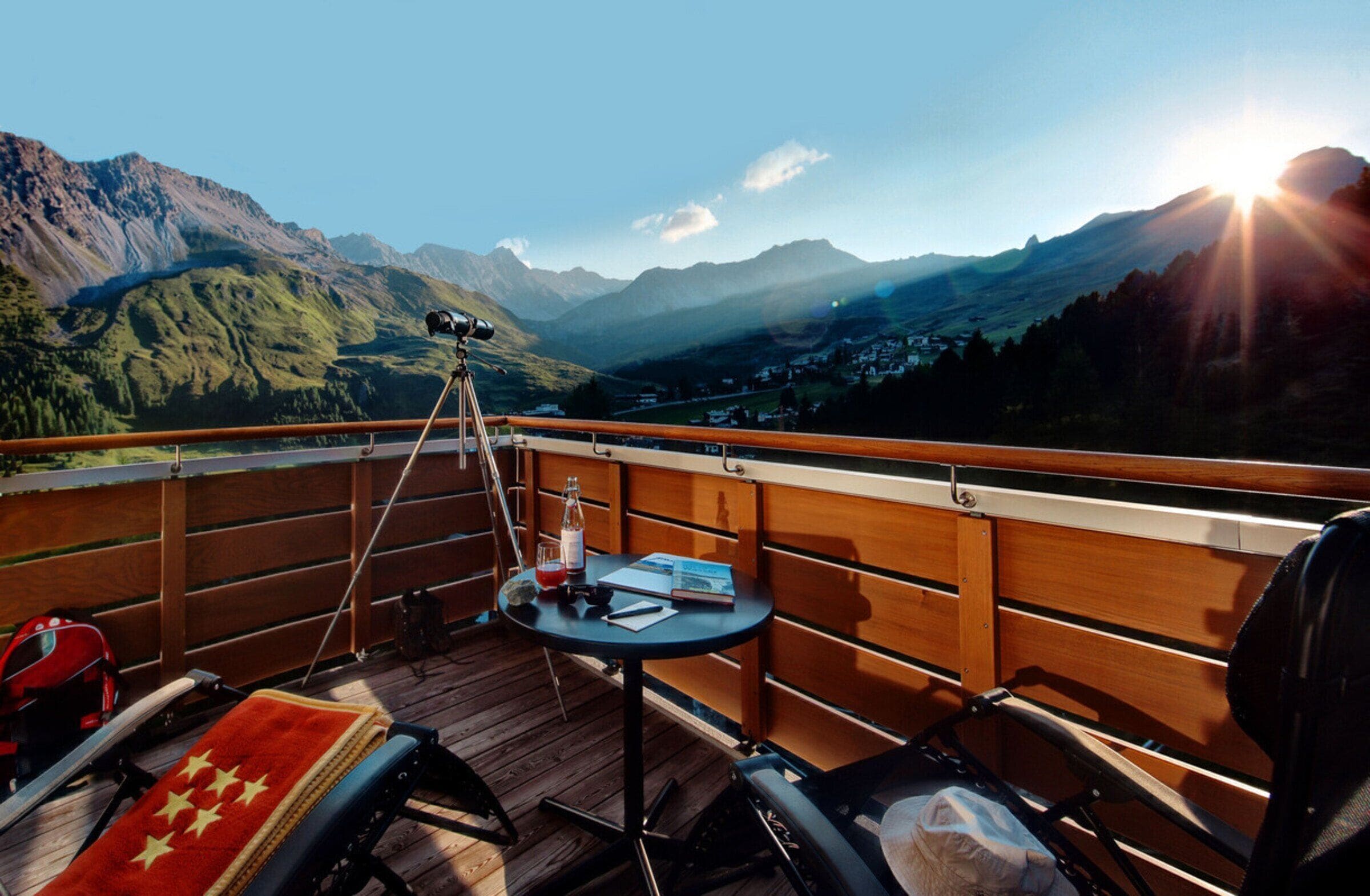 3 bedrooms, premium bedding, minibar, in-room safe