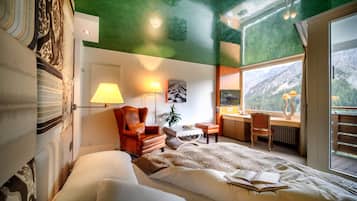 Deluxe Single Room South Facing | Premium bedding, minibar, in-room safe, individually furnished