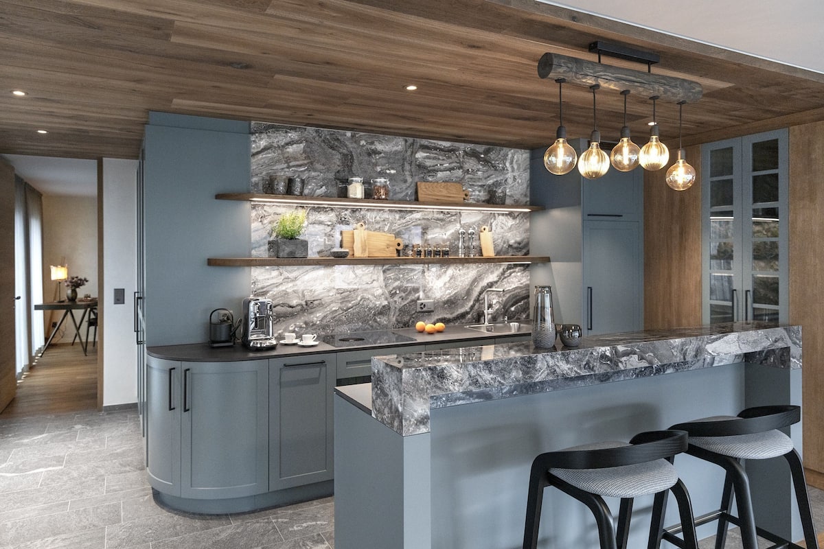 one-bedroom mountain loft | 3 bedrooms, premium bedding, minibar, in-room safe