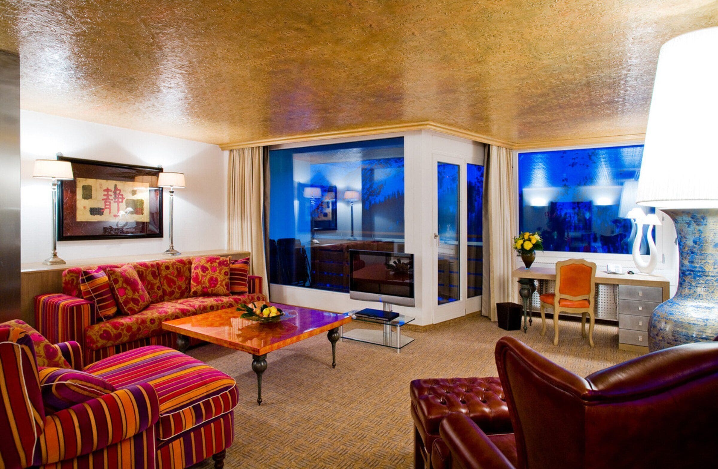 3 bedrooms, premium bedding, minibar, in-room safe