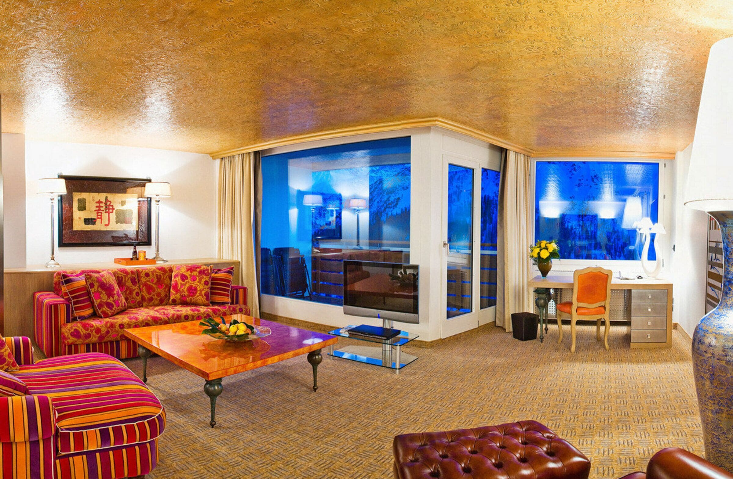 3 bedrooms, premium bedding, minibar, in-room safe