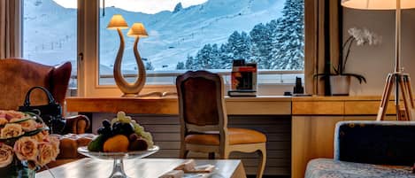 Junior Suite West Facing | 3 bedrooms, premium bedding, minibar, in-room safe