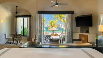 Suite, frente a la playa (Plunge Pool) | 1 dormitorio, ropa de cama de alta calidad, minibar y caja fuerte
