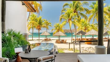 1 bedroom, premium bedding, minibar, in-room safe