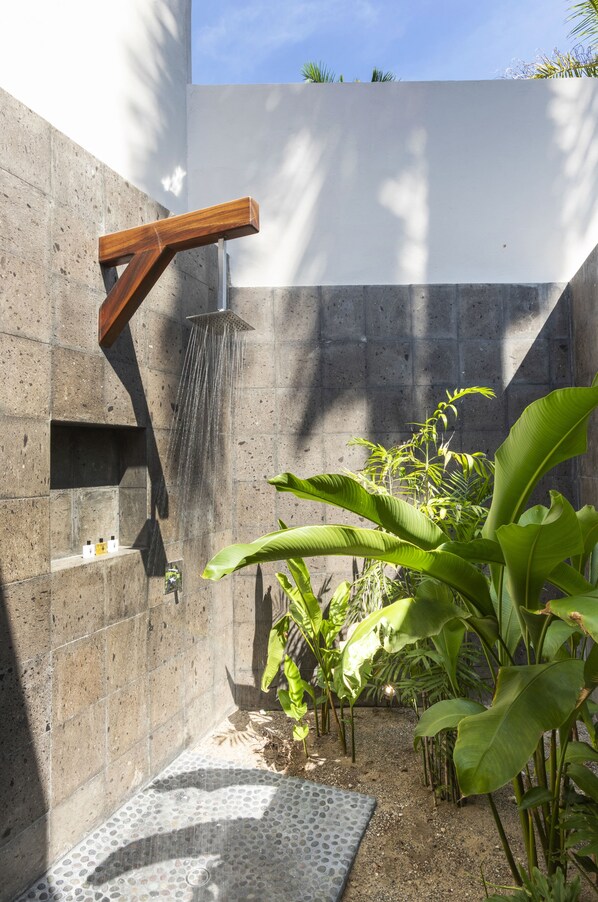 Suite (Swim-Up) | Douche de la salle de bain