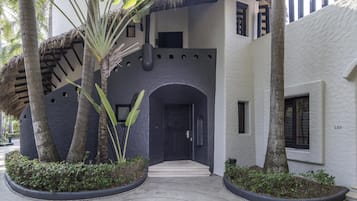 1 bedroom, premium bedding, minibar, in-room safe