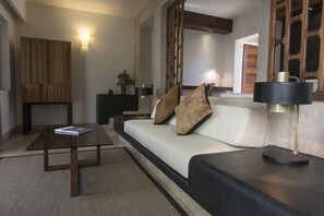 Hochwertige Bettwaren, Minibar, Zimmersafe, individuell eingerichtet