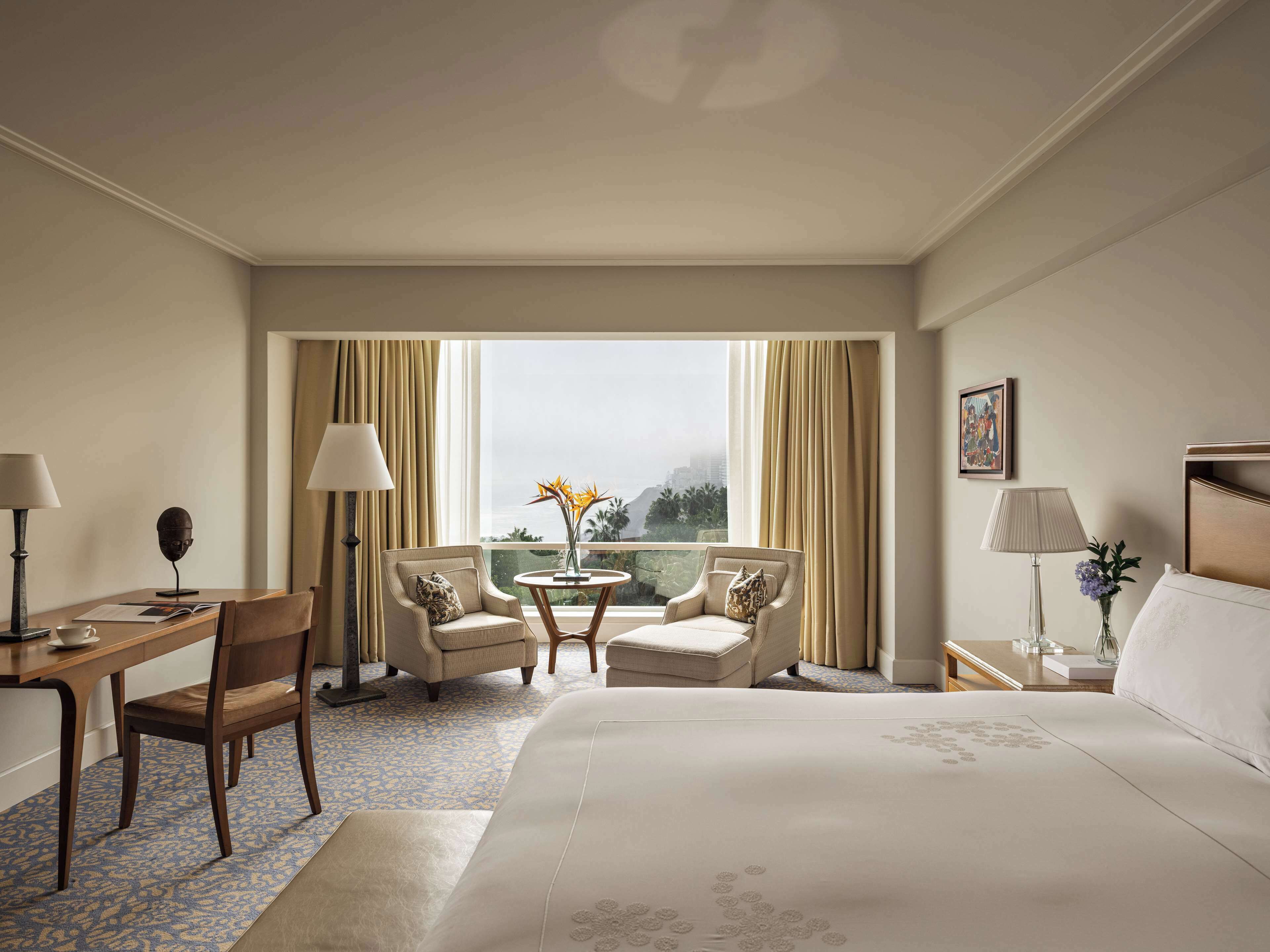 Club Ocean View Junior Suite | 1 室のベッドルーム、羽毛の掛け布団、ミニバー、セーフティボックス (室内)