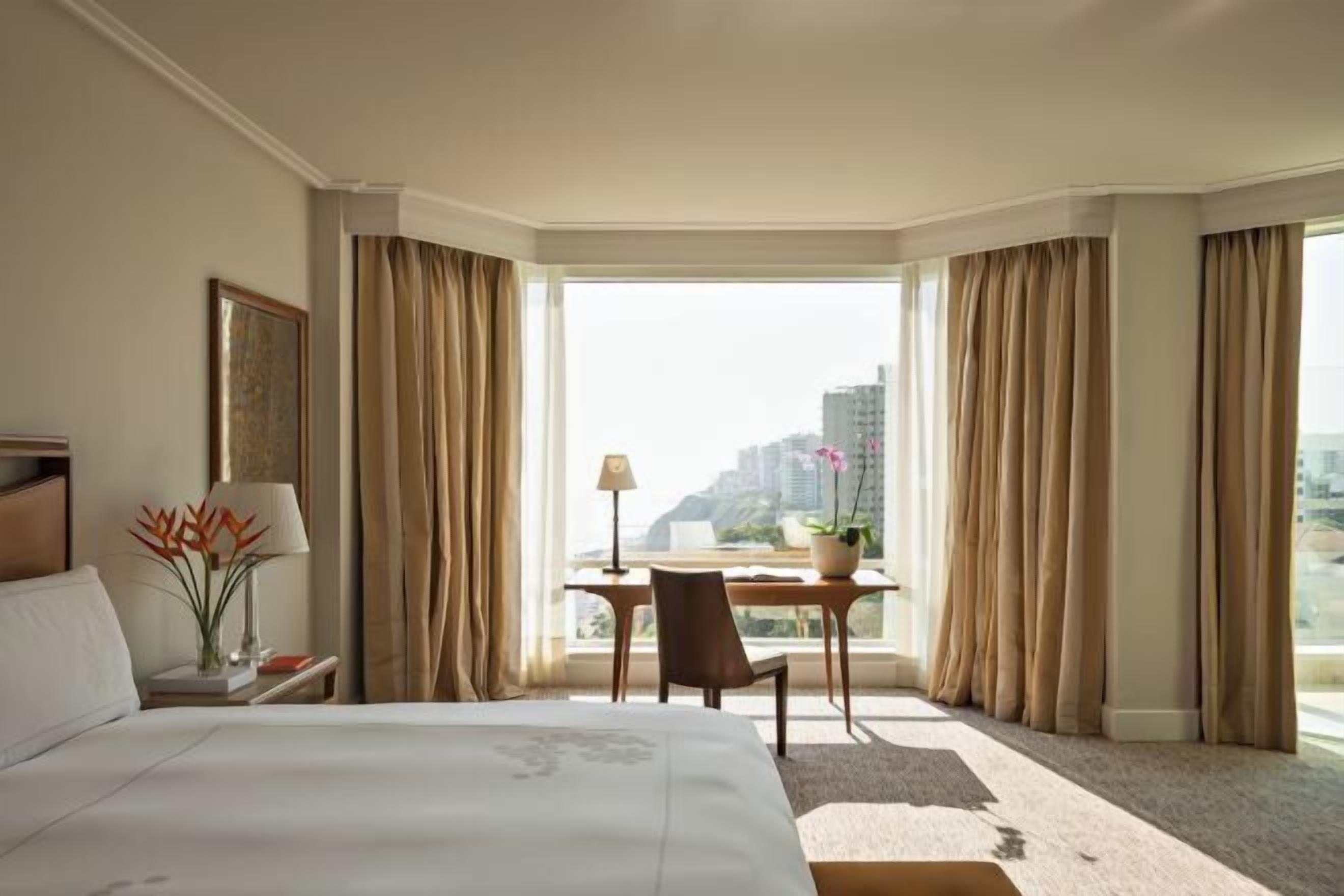 1 bedroom, down duvets, minibar, in-room safe