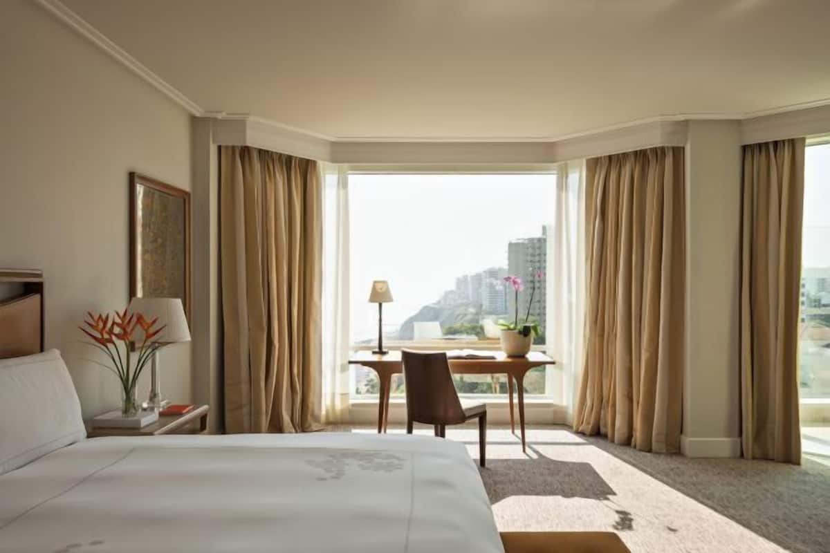 1 bedroom, down comforters, minibar, in-room safe