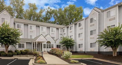Microtel Inn & Suites by Wyndham Atlanta/Buckhead Area