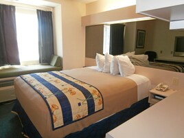 Tabla de planchar con plancha, cunas y camas plegables/adicionales 