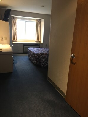 Room, 1 Queen Bed, Accessible, Smoking | Desk, laptop workspace, blackout curtains, free WiFi