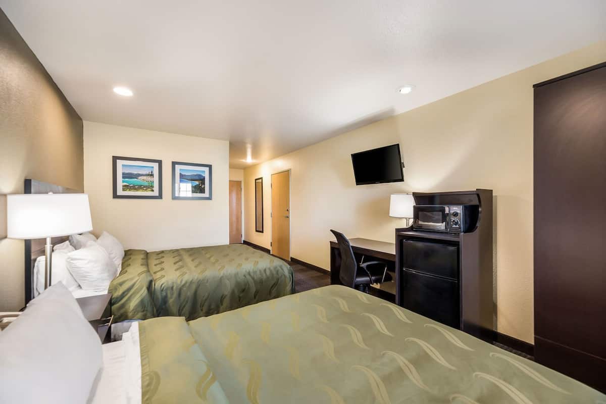 Desk, blackout drapes, iron/ironing board, free WiFi