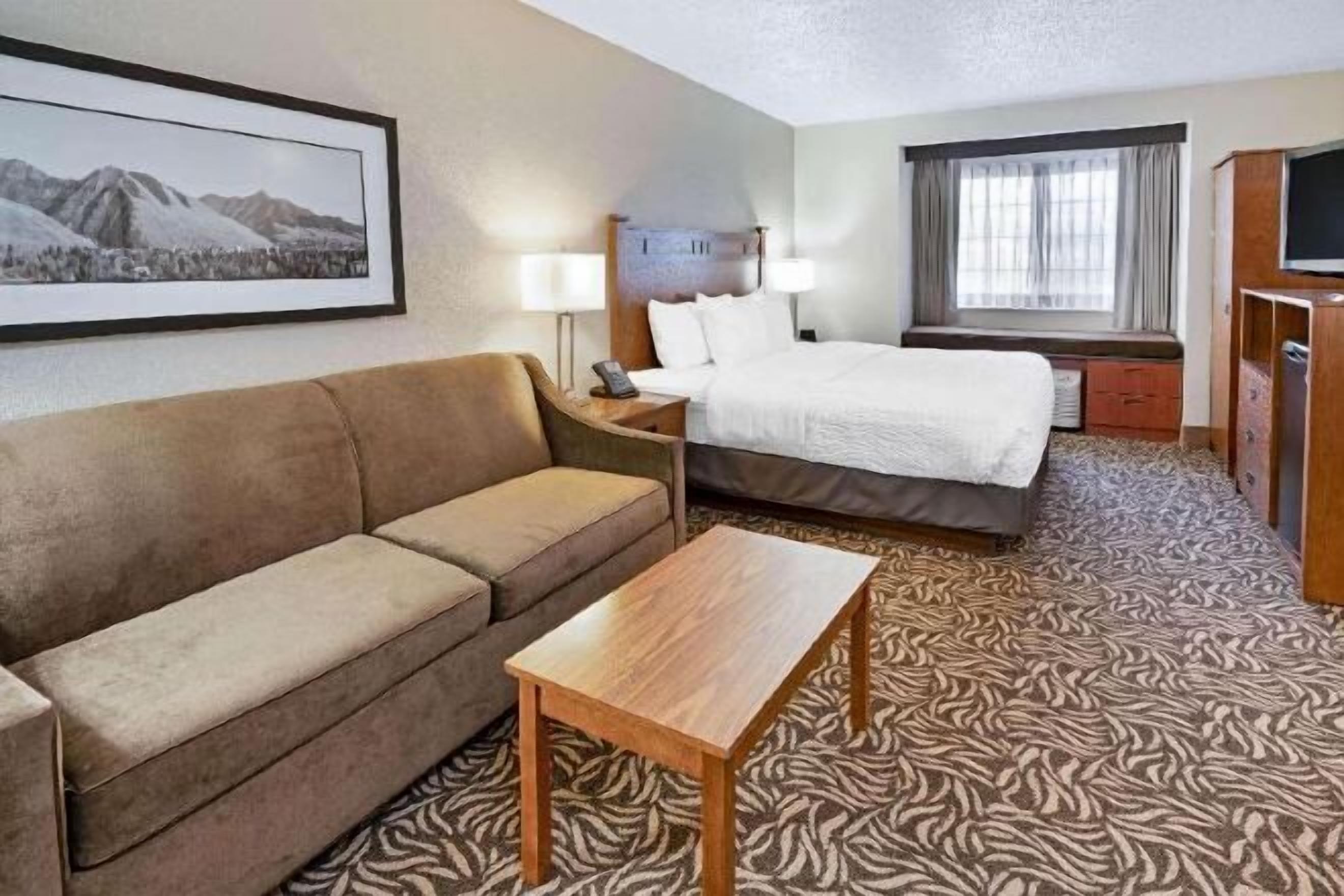 고급 침구, 객실 내 금고, 책상, 암막 커튼