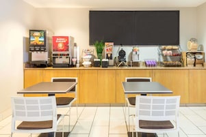 Desayuno continental incluido todos los días 