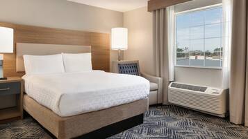 1 bedroom, desk, laptop workspace, blackout curtains