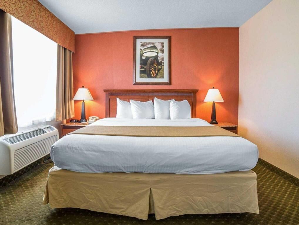 Iron/ironing board, free cribs/infant beds, rollaway beds, free WiFi