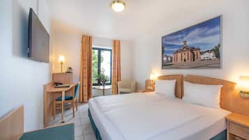 1 bedroom, desk, laptop workspace, free WiFi