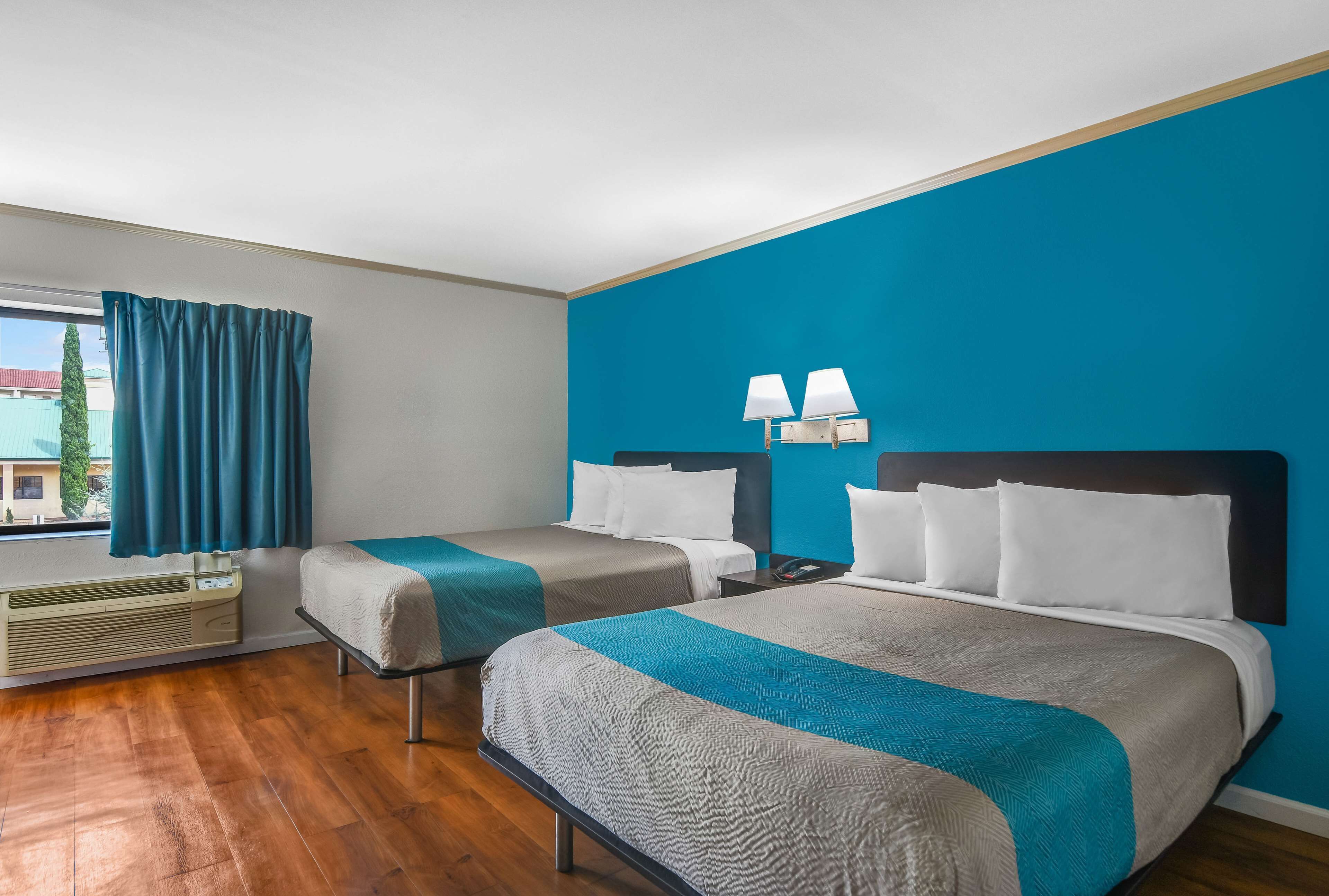 Wi-Fi ฟรี, ผ้าปูที่นอน