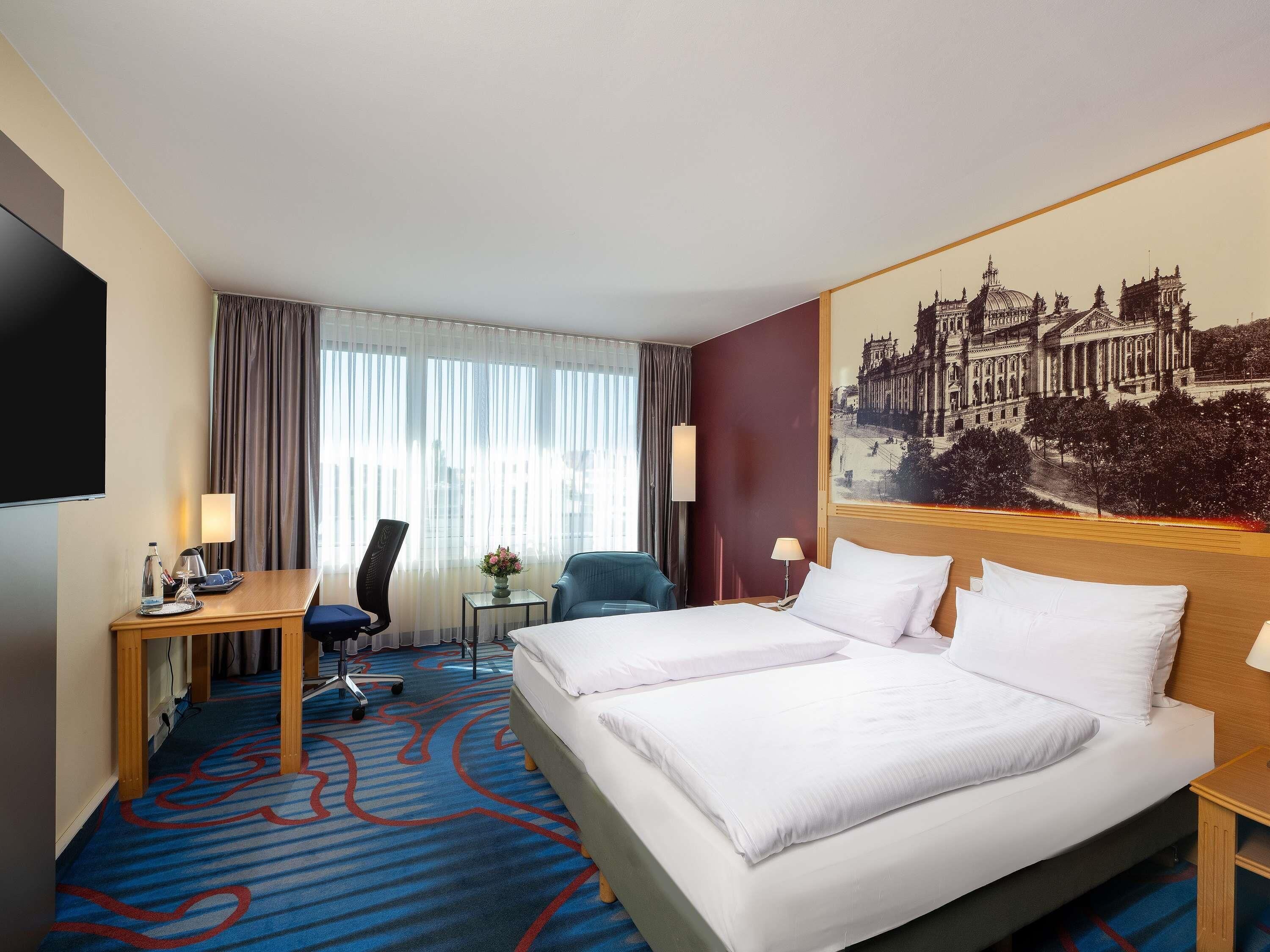 Dobbeltrom – standard, 1 dobbeltseng | Allergitestet sengetøy, safe på rommet og individuelt dekorert