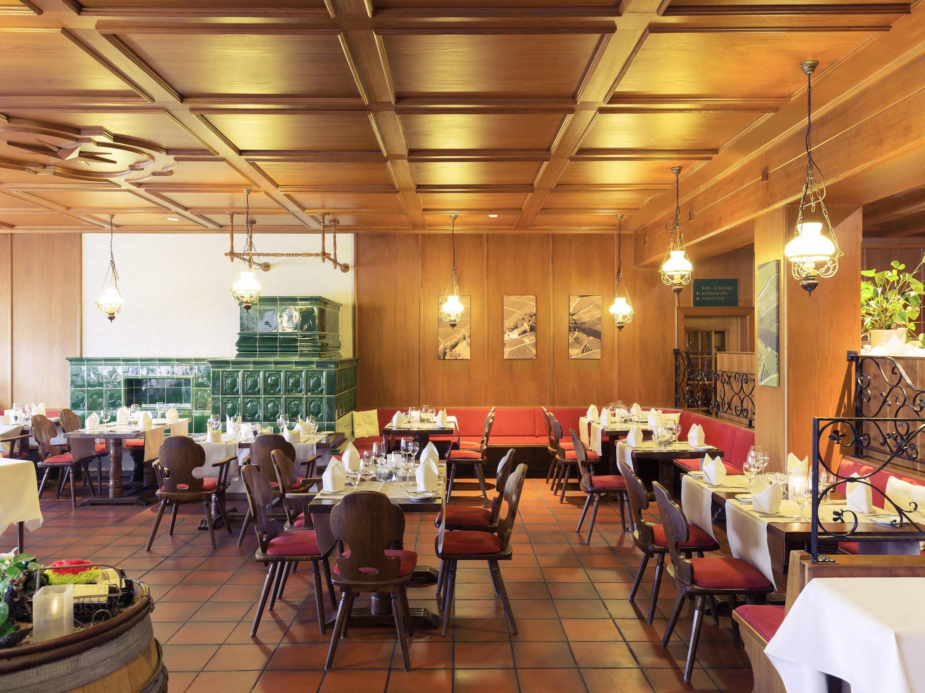 Bữa sáng buffet vào các ngày trong tuần (17 EUR/mỗi người) 