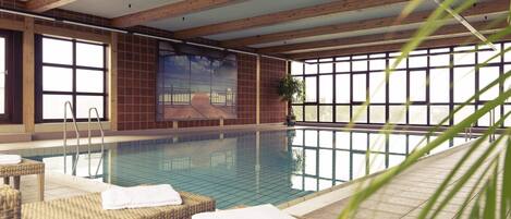 Indoor pool, sun loungers
