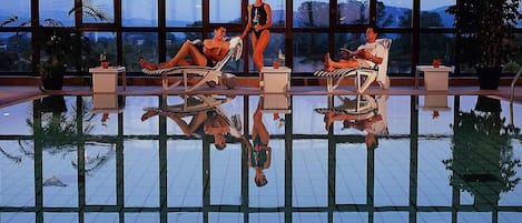 Indoor pool, pool loungers