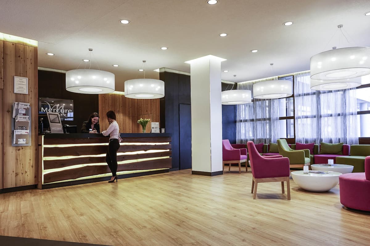 미니바, 객실 내 금고, 책상, 방음 설비