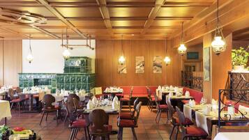 Ontbijtbuffet op werkdagen (EUR 17 per persoon)