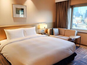 Deluxe-Zimmer, 1 Queen-Bett | Hochwertige Bettwaren, Daunenbettdecken, Zimmersafe