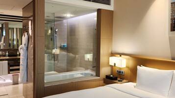 Premium bedding, down comforters, in-room safe, individually decorated