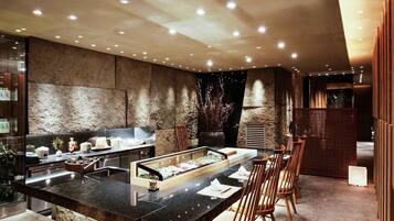 5 restaurantes: opção de café da manhã, almoço e jantar