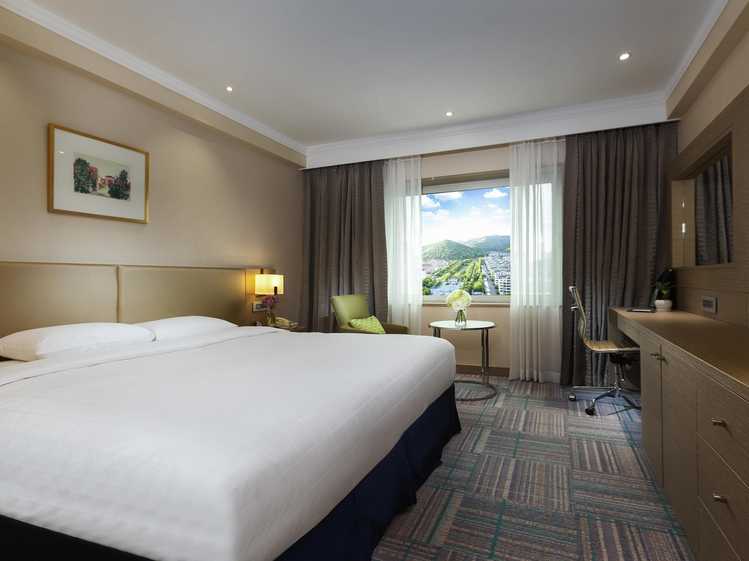 ห้องซูพีเรีย, เตียงใหญ่ 1 เตียง | เครื่องนอนระดับพรีเมียม, ผ้านวมขนเป็ด, ตู้นิรภัยในห้องพัก