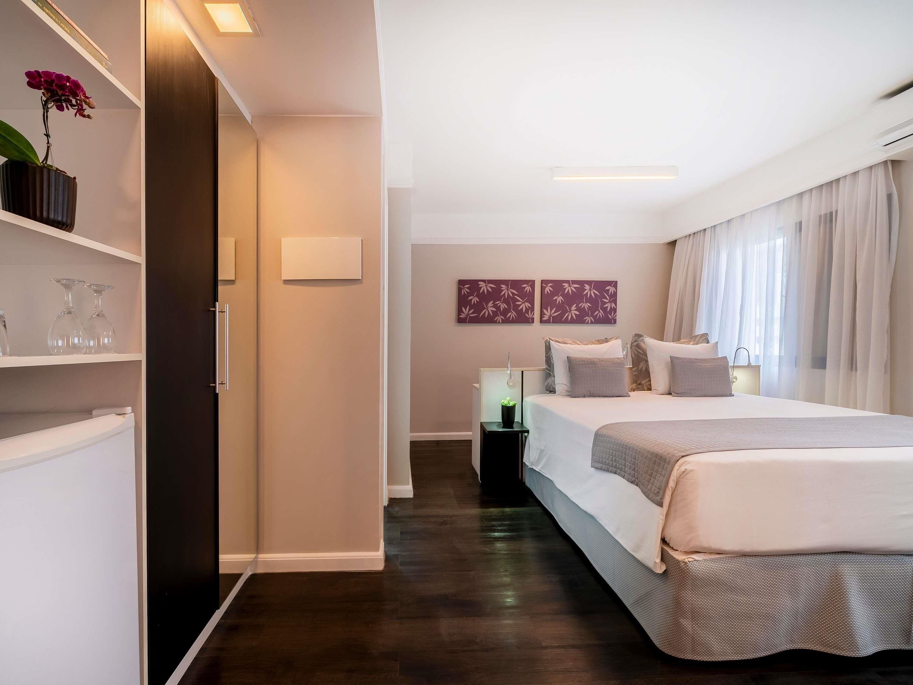 Apartamento superior, 1 cama doble con sofá cama | Minibar, caja fuerte, escritorio y cortinas opacas