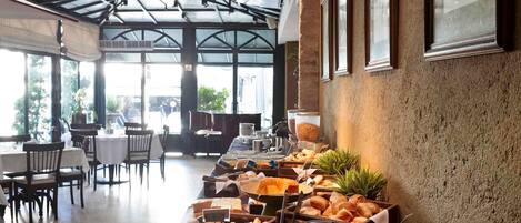 Se sirven desayunos, almuerzos y cenas