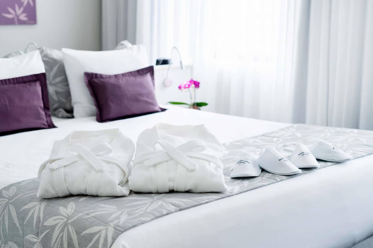 Privilege, Apartment, 1 Queen Bed | Minibar, in-room safe, desk, blackout drapes