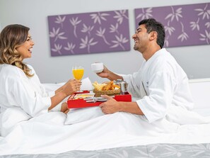 Privilege, Apartamento, 1 cama de matrimonio | Minibar, caja fuerte, escritorio y cortinas opacas