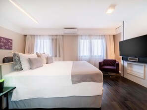 Superior Apartment, 1 Katil Ratu (Queen) | Bar mini, peti besi dalam bilik, meja, langsir/tirai gelap terus 